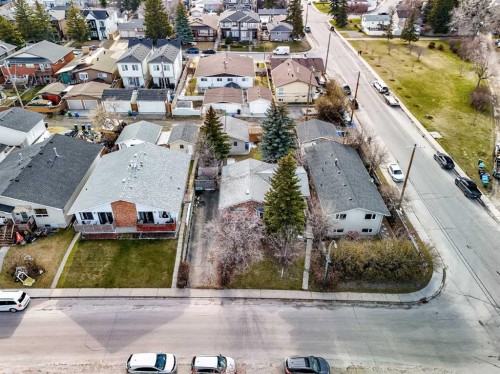 903 40 Street Sw, Calgary, AB - Outdoor With View