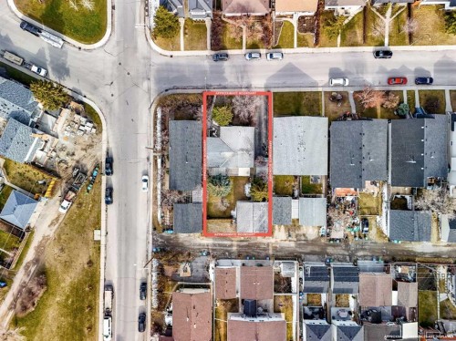 903 40 Street Sw, Calgary, AB - 