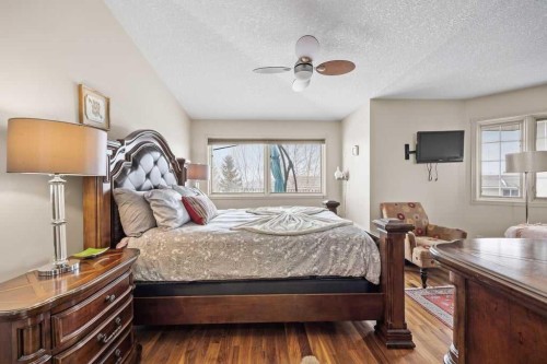 4 Prominence Path Sw, Calgary, AB - Indoor Photo Showing Bedroom