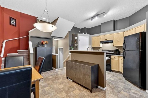 140 Promenade Way Se, Calgary, AB - Indoor Photo Showing Kitchen