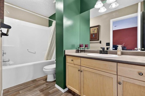 140 Promenade Way Se, Calgary, AB - Indoor Photo Showing Bathroom
