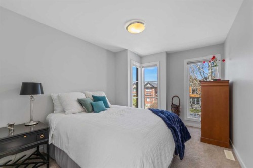 831 22 Avenue Nw, Calgary, AB - Indoor Photo Showing Bedroom