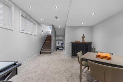 831 22 Avenue Nw, Calgary, AB - Indoor Photo Showing Other Room