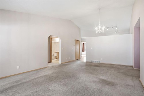 5624 58 Avenue, Olds, AB - Indoor Photo Showing Other Room