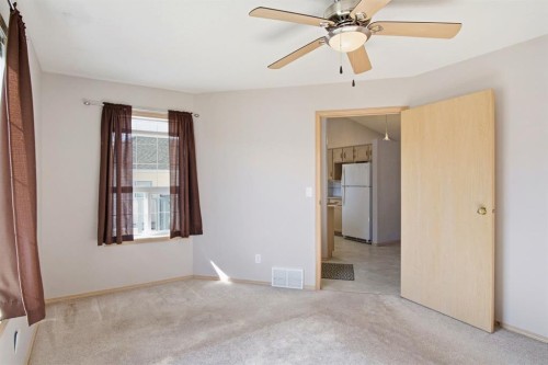 5624 58 Avenue, Olds, AB - Indoor Photo Showing Other Room