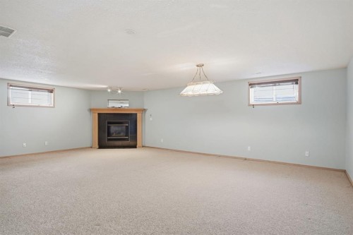 5624 58 Avenue, Olds, AB - Indoor With Fireplace