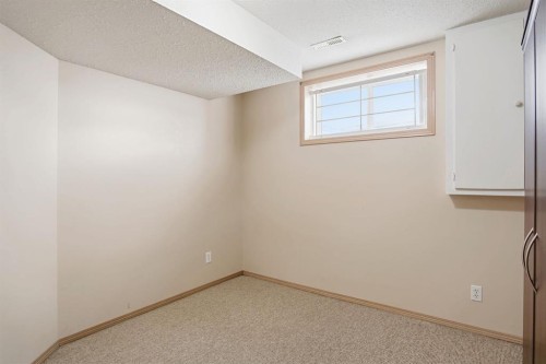 5624 58 Avenue, Olds, AB - Indoor Photo Showing Other Room