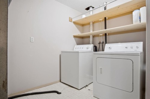 5624 58 Avenue, Olds, AB - Indoor Photo Showing Laundry Room