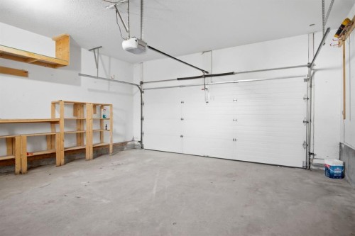 5624 58 Avenue, Olds, AB - Indoor Photo Showing Garage