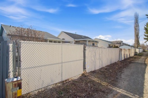 5624 58 Avenue, Olds, AB - Outdoor