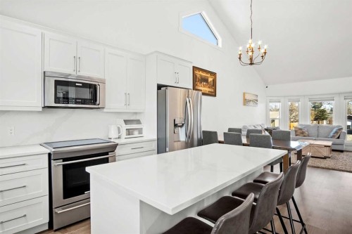6005 Ash Street, Olds, AB - Indoor Photo Showing Kitchen With Upgraded Kitchen