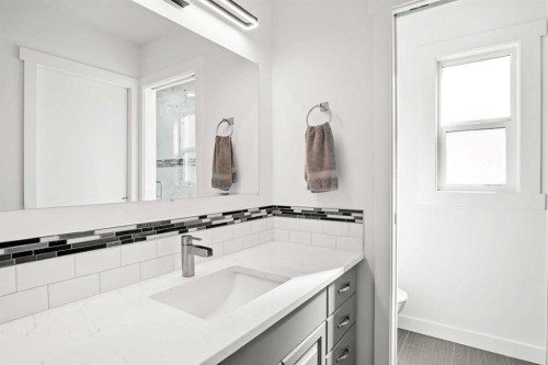 6005 Ash Street, Olds, AB - Indoor Photo Showing Bathroom