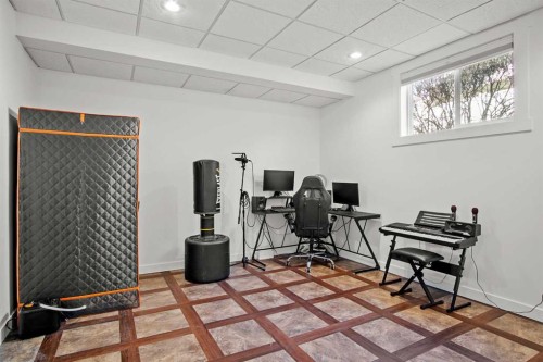 6005 Ash Street, Olds, AB - Indoor