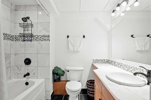 6005 Ash Street, Olds, AB - Indoor Photo Showing Bathroom