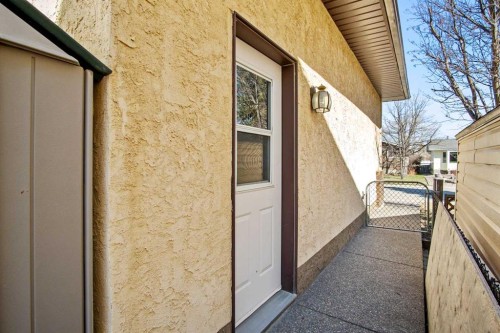 6005 Ash Street, Olds, AB - Outdoor With Exterior