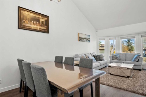 6005 Ash Street, Olds, AB - Indoor Photo Showing Living Room