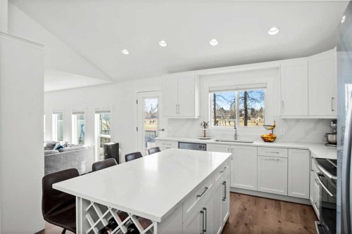 6005 Ash Street, Olds, AB - Indoor Photo Showing Kitchen With Upgraded Kitchen
