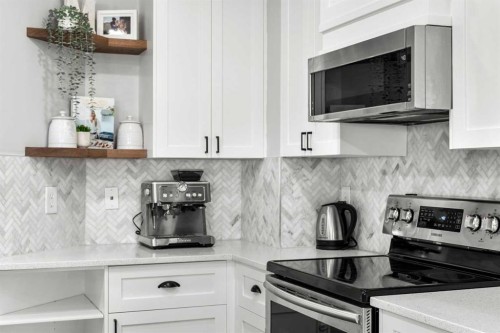 200 Douglas Ridge Circle Se, Calgary, AB - Indoor Photo Showing Kitchen