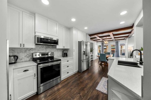 200 Douglas Ridge Circle Se, Calgary, AB - Indoor Photo Showing Kitchen With Stainless Steel Kitchen