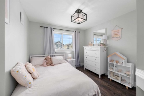 200 Douglas Ridge Circle Se, Calgary, AB - Indoor Photo Showing Bedroom