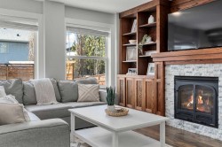 200 Douglas Ridge Circle SE Calgary, AB T2Z 3C4