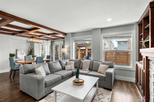 200 Douglas Ridge Circle Se, Calgary, AB - Indoor Photo Showing Living Room