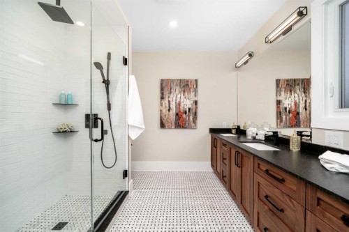 3607 7 Street Sw, Calgary, AB - Indoor Photo Showing Bathroom