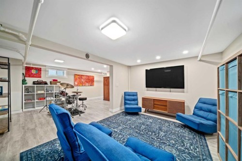 3607 7 Street Sw, Calgary, AB - Indoor