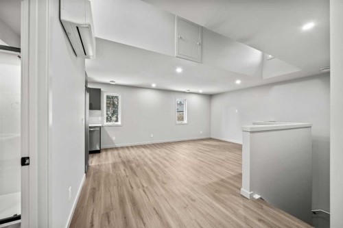 3607 7 Street Sw, Calgary, AB - Indoor Photo Showing Other Room