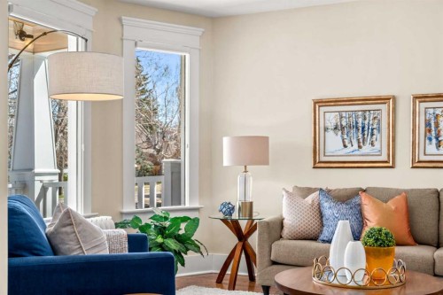 3607 7 Street Sw, Calgary, AB - Indoor Photo Showing Living Room