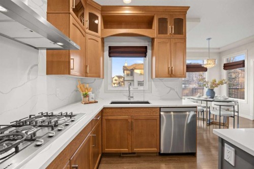 35 Tuscany Estates Crescent Nw, Calgary, AB - Indoor Photo Showing Kitchen With Upgraded Kitchen