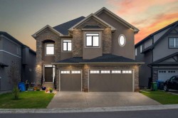 205 Kinniburgh Cove Chestermere, AB T1X 0Y6