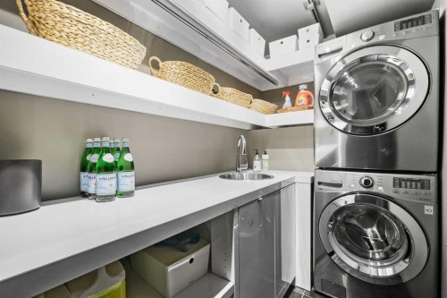 2115 29 Avenue Sw, Calgary, AB - Indoor Photo Showing Laundry Room