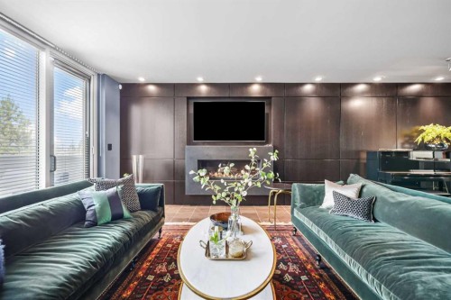 2115 29 Avenue Sw, Calgary, AB - Indoor Photo Showing Living Room