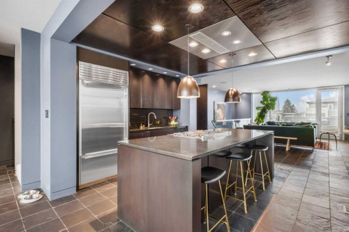 2115 29 Avenue Sw, Calgary, AB - Indoor Photo Showing Kitchen With Upgraded Kitchen
