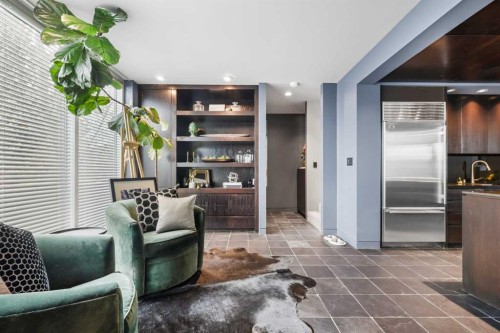 2115 29 Avenue Sw, Calgary, AB - Indoor