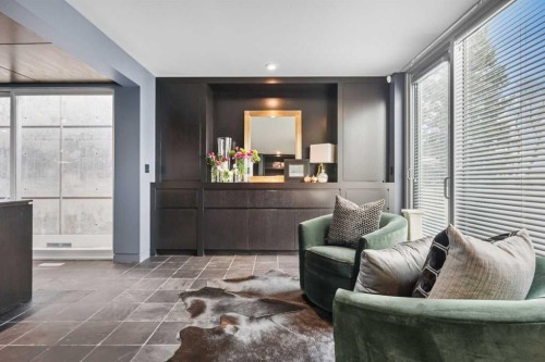 2115 29 Avenue Sw, Calgary, AB - Indoor