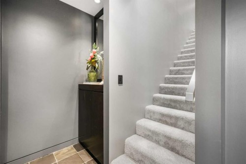 2115 29 Avenue Sw, Calgary, AB - Indoor Photo Showing Other Room