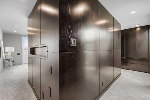 2115 29 Avenue Sw, Calgary, AB - Indoor