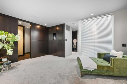 2115 29 Avenue Sw, Calgary, AB - Indoor Photo Showing Bedroom
