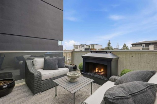 2115 29 Avenue Sw, Calgary, AB -  With Fireplace With Exterior