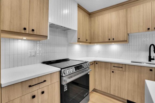 77 Ferncliff Crescent Se, Calgary, AB - Indoor Photo Showing Kitchen