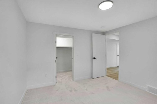 77 Ferncliff Crescent Se, Calgary, AB - Indoor Photo Showing Other Room