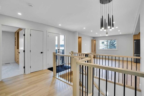 77 Ferncliff Crescent Se, Calgary, AB - Indoor Photo Showing Other Room