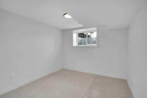 77 Ferncliff Crescent Se, Calgary, AB - Indoor Photo Showing Other Room