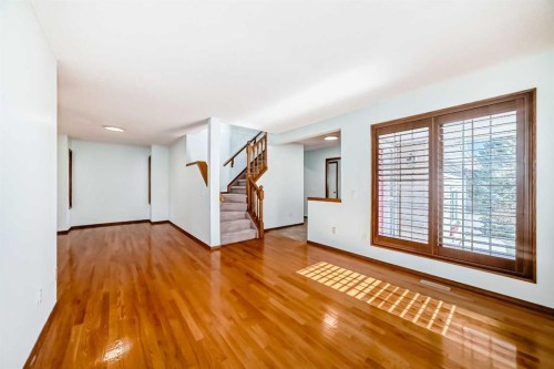 164 Macewan Park Circle Nw, Calgary, AB - Indoor Photo Showing Other Room