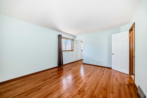 164 Macewan Park Circle Nw, Calgary, AB - Indoor Photo Showing Other Room
