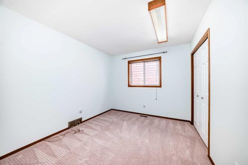 164 Macewan Park Circle Nw, Calgary, AB - Indoor Photo Showing Other Room