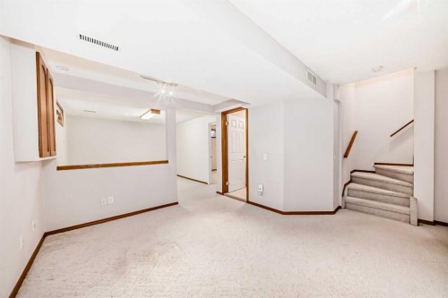 164 Macewan Park Circle Nw, Calgary, AB - Indoor Photo Showing Other Room