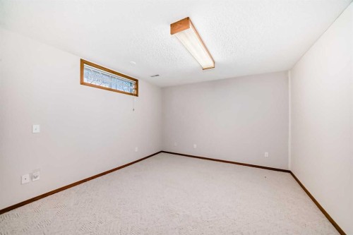 164 Macewan Park Circle Nw, Calgary, AB - Indoor Photo Showing Other Room